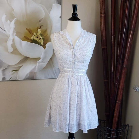 Gunne Sax Dresses & Skirts - Vintage Gunne Sax ~ Lilac Floral on White Dress